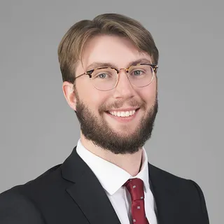 Isaac Huettl, Attorney at Gingras, Thomsen & Wachs, LLP
